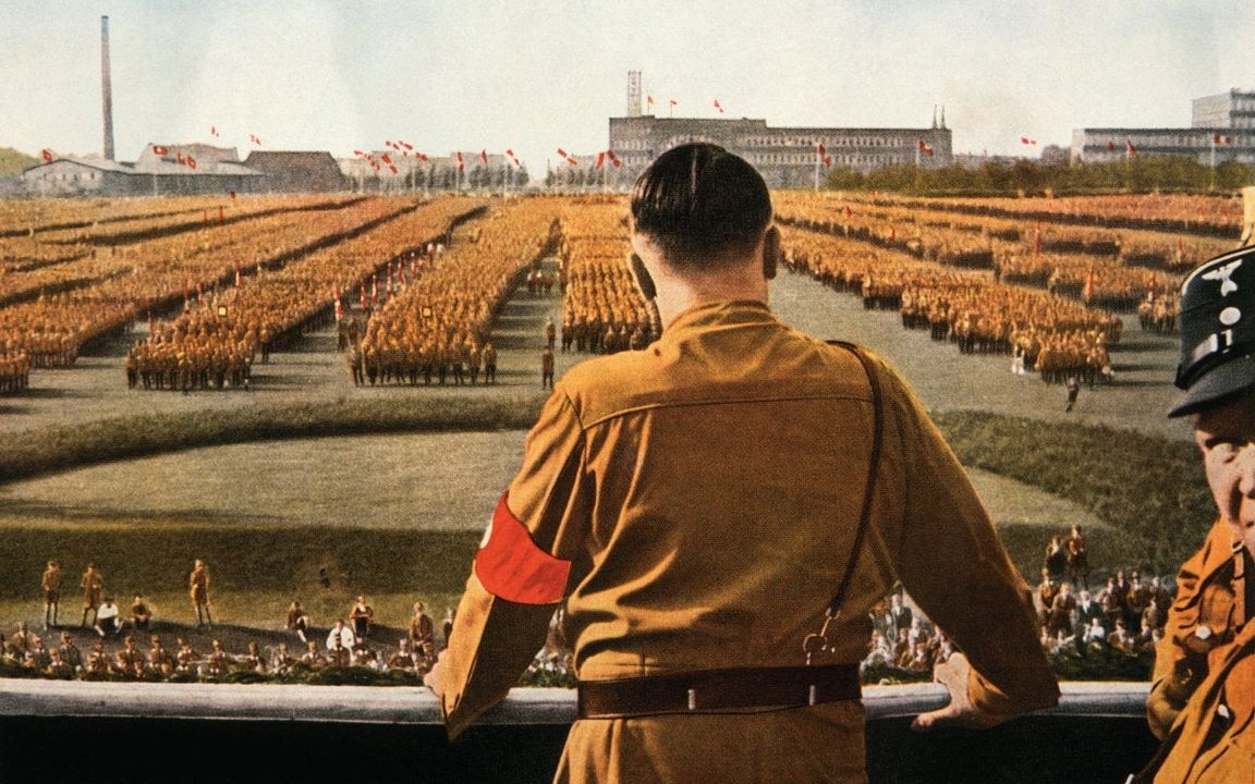 Dân tộc tôi độc đáo, và ưu việt hơn dân tộc khác một cách tuyệt đối, vì vậy, tôi phải "Cứu đời", để kéo các dân tộc khác thoát khỏi lầm than, dẫu có phải bạo lực.