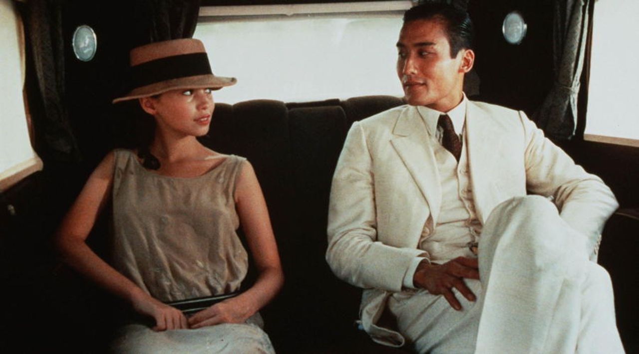 Một khung hình trong phim "Người tình" (L' amant). Ảnh: Internet 