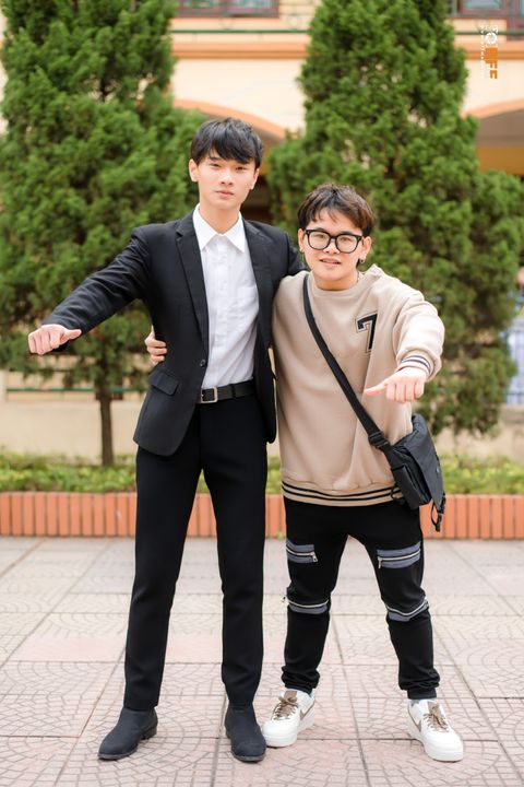 Tôi và Nper tại buổi kỉ yếu của cậu ấy.