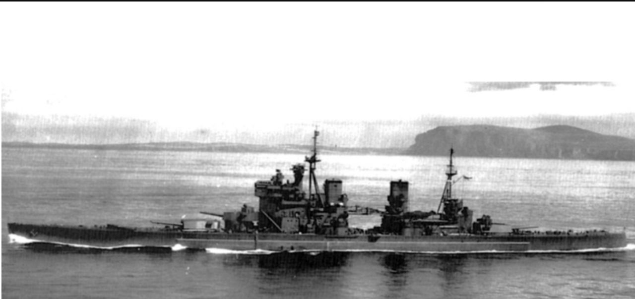 Thiết giáp hạm Prince of Wales thuộc lớp King George V, được chụp ảnh ngoài khơi Orkney vào mùa hè năm 1941, ngay sau khi những thiệt hại do Bismarck gây ra đã được sửa chữa. Con tàu và tàu chị em King George V gia nhập Hạm đội chính quốc Anh vào một thời điểm quan trọng, khi mối đe dọa trên mặt nước của Đức đang ở đỉnh cao.