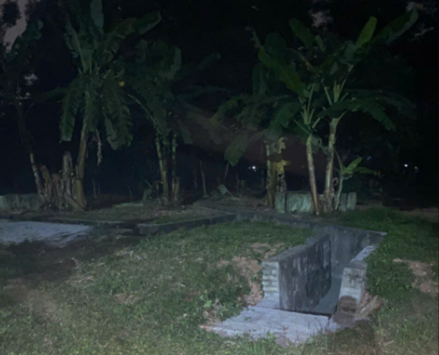 Hào ngầm mà tôi nhìn thấy.