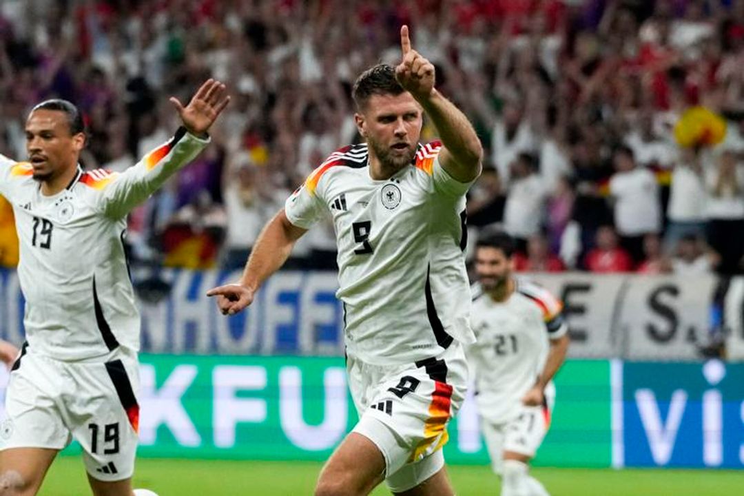 Miroslav Klose tái thế?