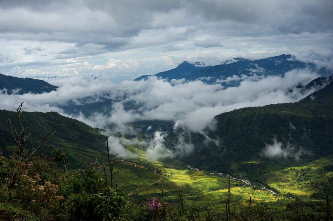 Ảnh chôm của bạn Trần Tuấn Vũ vì mình chụp bằng iphone. Lúc chụp tưởng đẹp nhưng về nhà thấy chẳng bằng một góc móng tay.