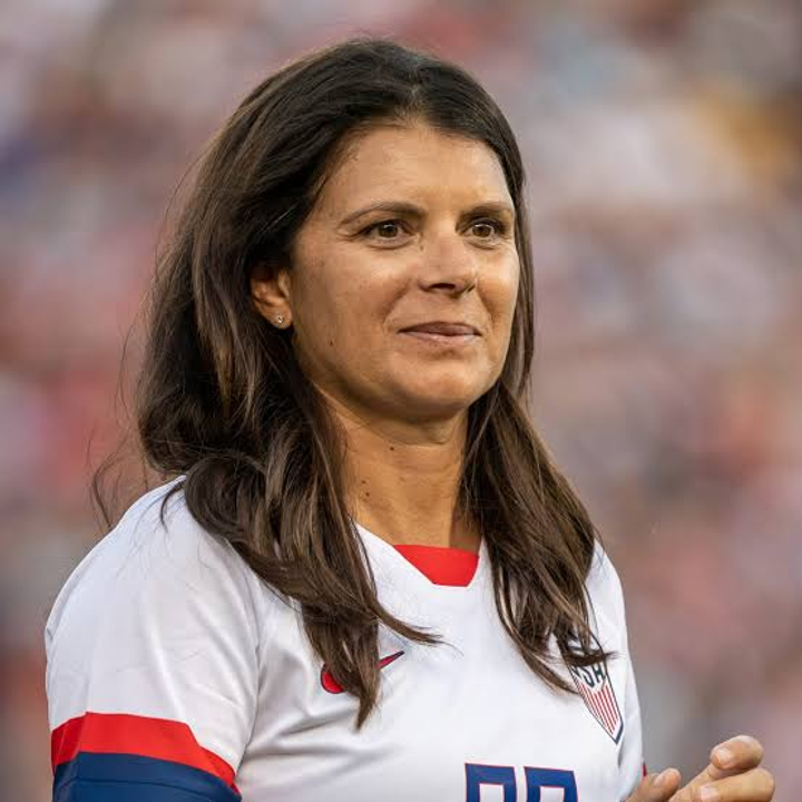 Mia Hamm| Nữ cầu thủ người Mỹ