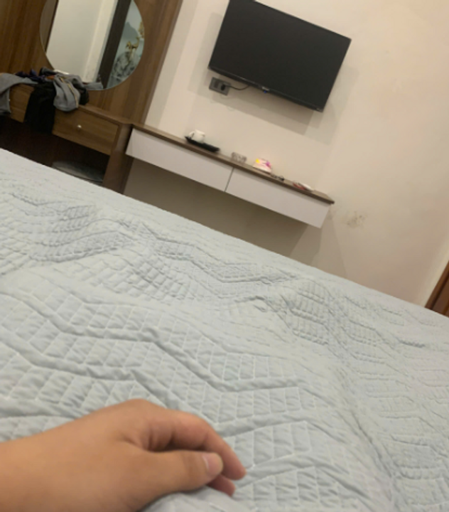 Lần đầu đi nhà nghỉ luôn mà.