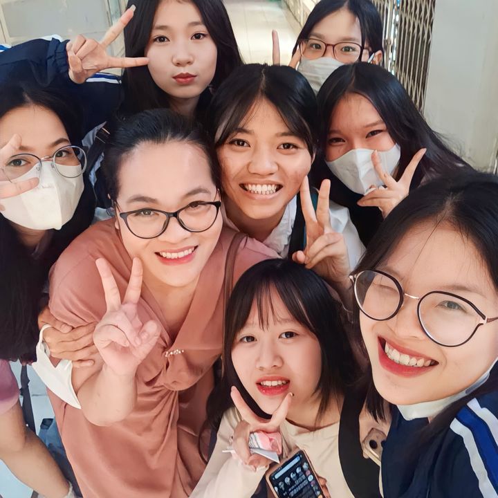 Ảnh chúng mình chụp cùng cô 