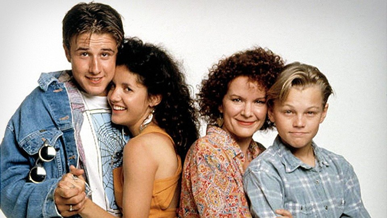 <i>Leo trong Poster TV series Parenthood</i>