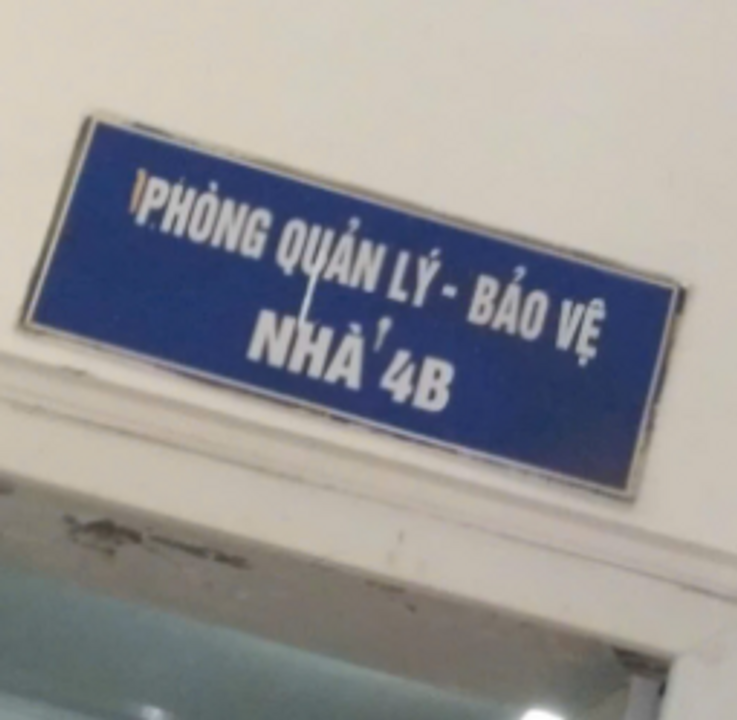 Phòng quản lý được đặt vuông góc cửa KTX.