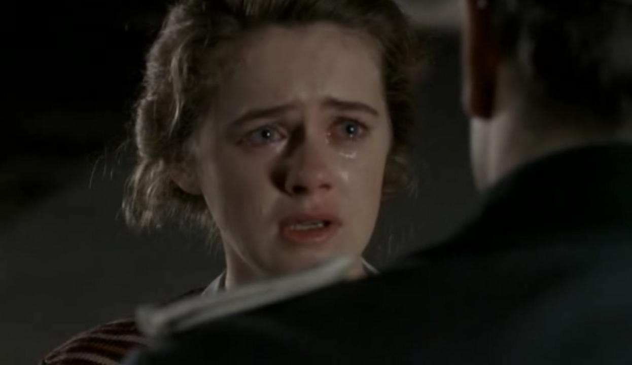 Jeanne vừa khóc vừa nói với Werner đúng 01 chữ duy nhất suốt cả phim