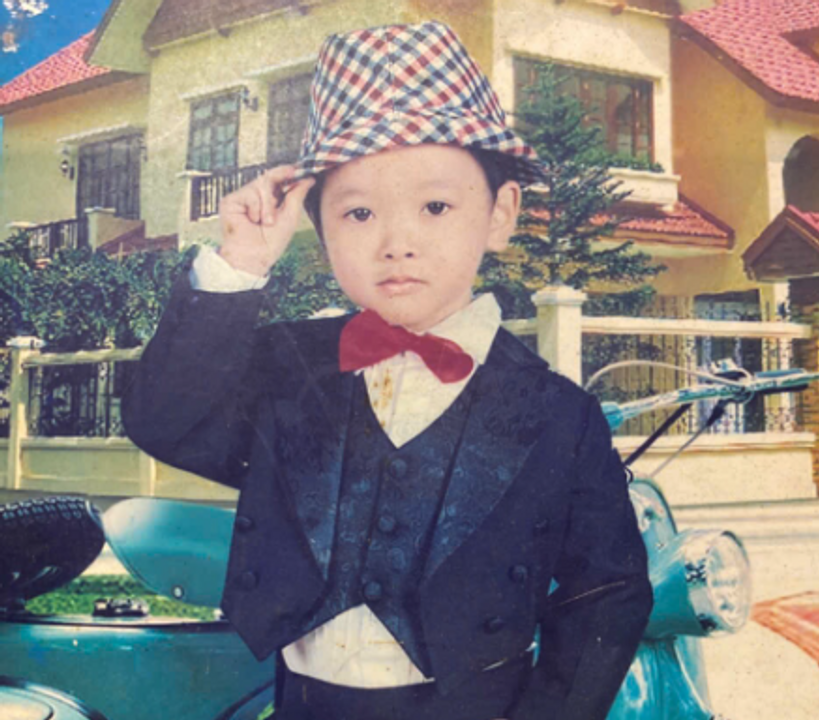 Công tử đời đầu đấy...