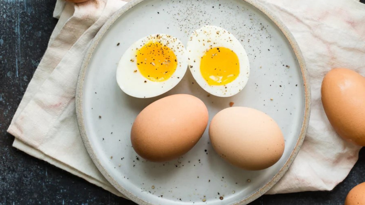 Trứng gà và người khách tên Sếp :))