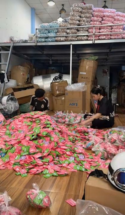 Hàng nghìn bao bì mỗi ngày sẽ đi về đâu sau khi xé?