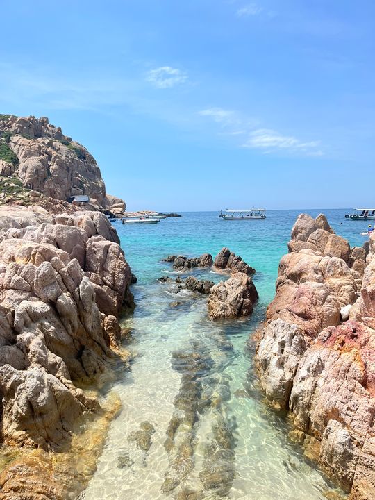 Xuống đây ngâm chân thích phết