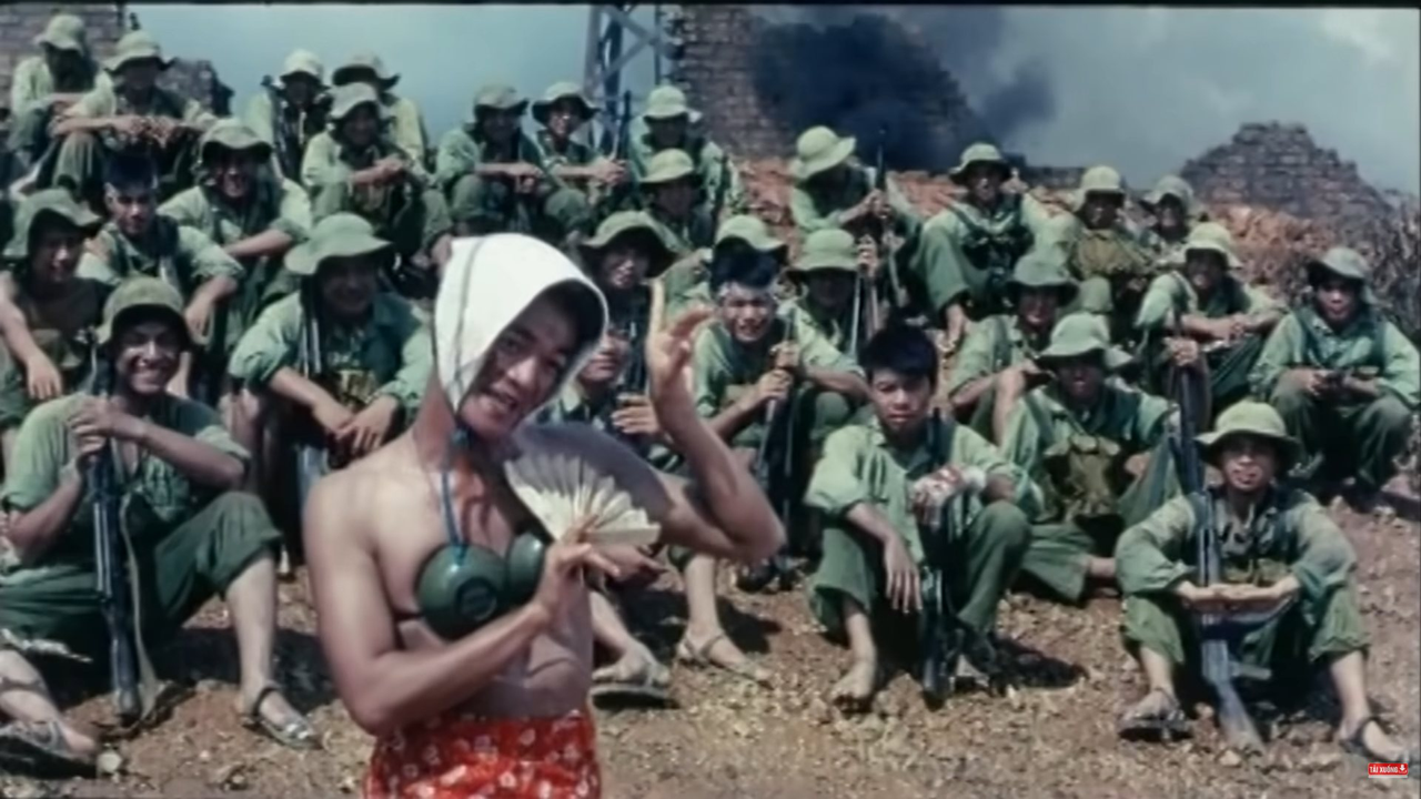 mùi cỏ cháy ( 2012 )