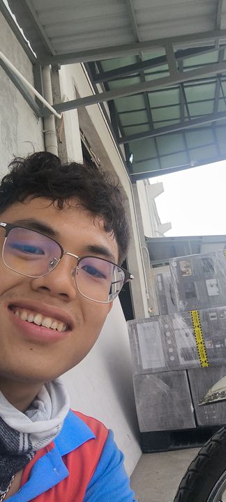 18-22 tuổi là giai đoạn khó khăn nên nếu được những năm đầu đời bước chân ra đường kiếm tiền với hai ban tay trắng thì Nhân Viên Phát Triển Thị Trường vẫn là món quà rất đắt giá để các bạn trẻ hơn mình nữa có những trải nghiệm" ngậm đắng nuốt cay" trong nghành này rồi từ đó có tư duy tốt và phát triển bản thân mình mạnh mẽ lên từng ngày .