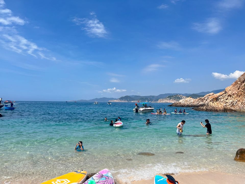 Lại 1 ngày trời xanh, nước trong vắt hị hị hị