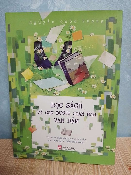 Bìa trước cuốn "Đọc sách và con đường gian nan vạn dặm"
