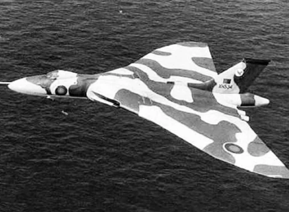 <i>Máy bay ném bom chiến lược Avro Vulcan</i>