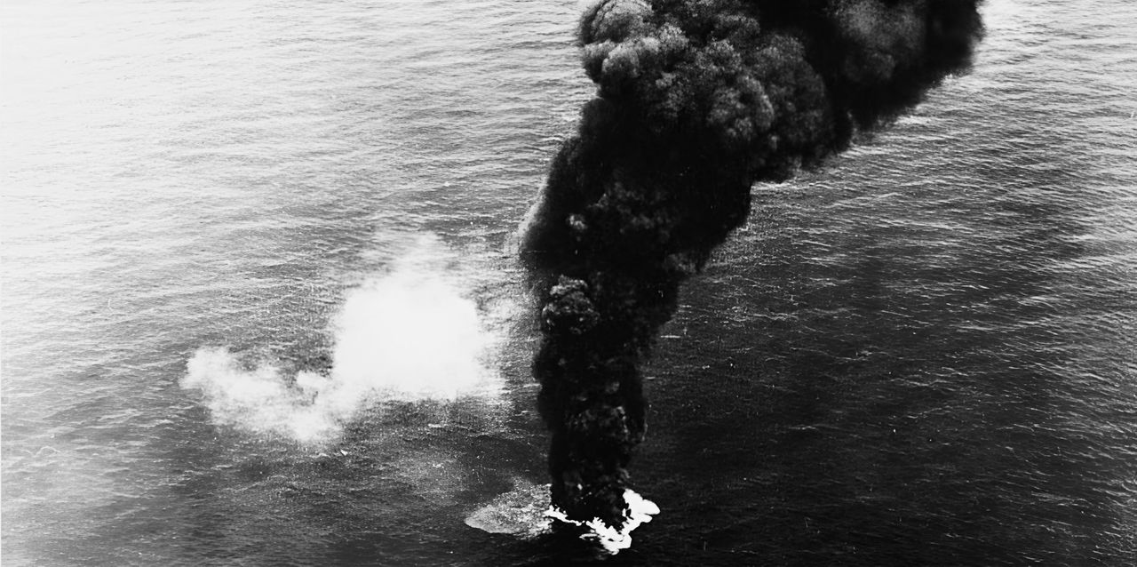 Vụ bốc cháy của chiếc “Emily” sau khi bị máy bay PB4Y củaTrung úy Stoughton Atwood và phi hành đoàn của ông bắn hạ  vào ngày 2 tháng 7 năm 1944.