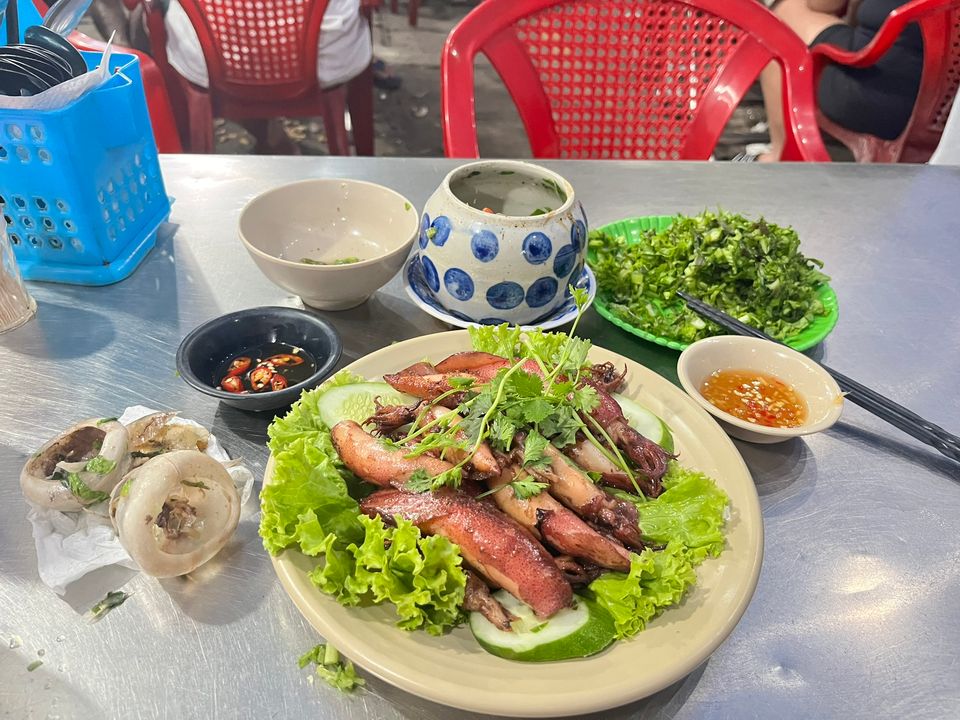 Hơi sai lầm vì ăn một mình nên không thể nào ăn hết nổi