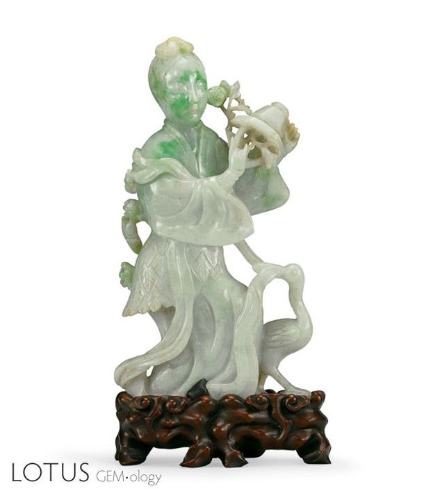 Hình 2. Tượng Ma-gu thời nhà Thanh dâng lễ vật trường thọ. Ảnh: Công ty Yù Jen, lô đấu giá số 36.
