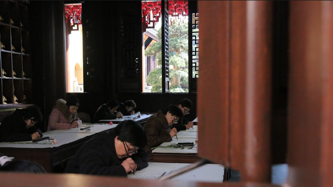 Chép Kinh buổi sáng tại Chùa Phật Ngọc Thượng Hải (người viết đang theo mỗi ngày)