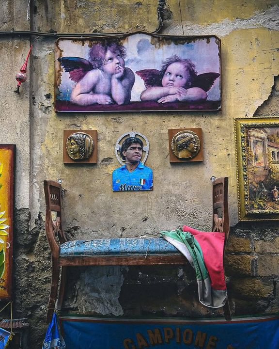 <i>Diego trên bức tường Napoli.</i>