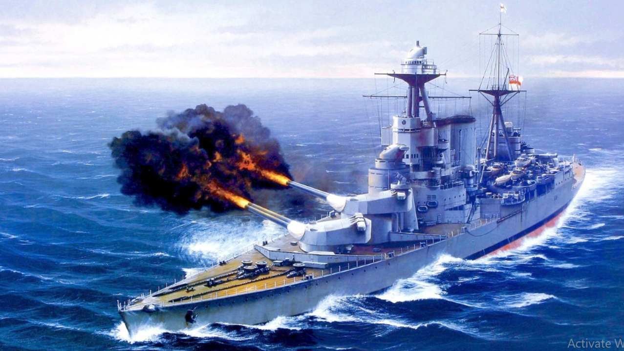 Thiết giáp tuần dương Hood khai hỏa pháo 15in trong trận chiến. Trong giai đoạn đầu cuộc trận chiến, Hood đã nhắm bắn Prinz Eugen, vốn bị nhầm là Bismarck đã làm mất đi vài phút quan trọng nhất của cả trận chiến. 