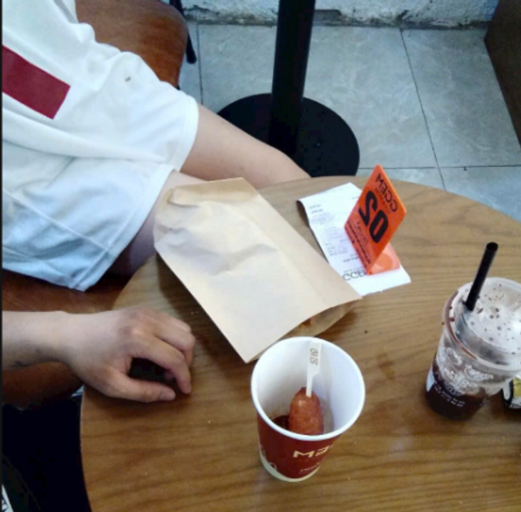 Phần rám nắng trên tay tôi.