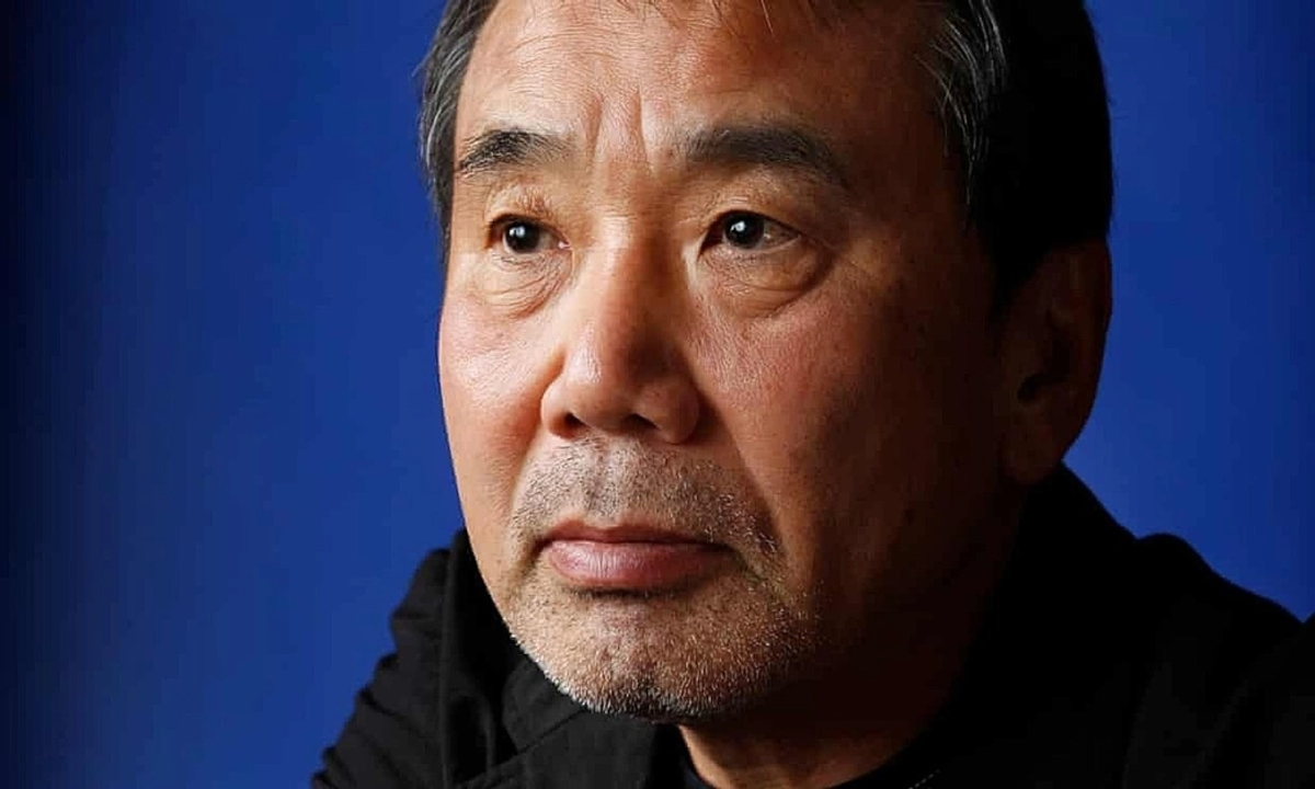 Ảnh chân dung nhà văn Haruki Murakami. Nguồn ảnh: The Guardian.
