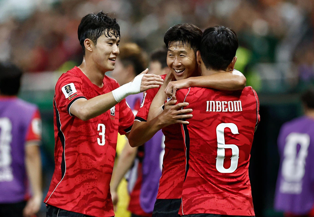 Hàn Quốc lội ngược dòng thắng 2-1 trước CH Séc.