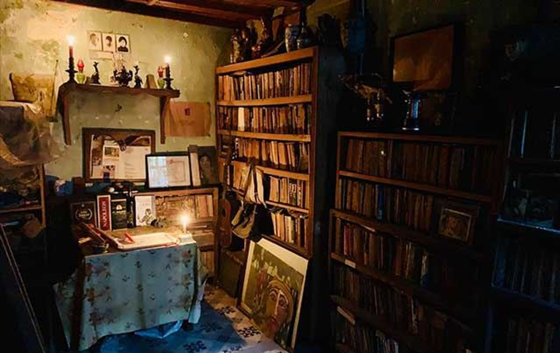 Gian nhà chật nuôi dưỡng hai hồn thơ lớn