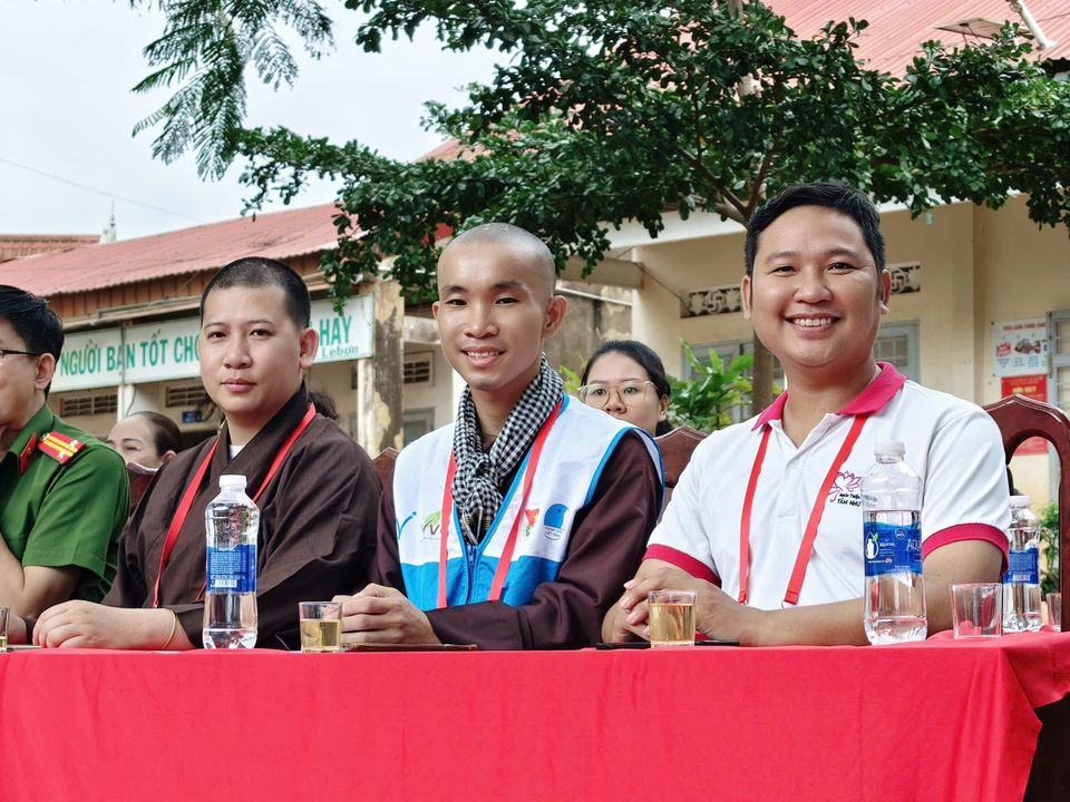 Chụp tại Trường Tiểu Học Hoàng Diệu 