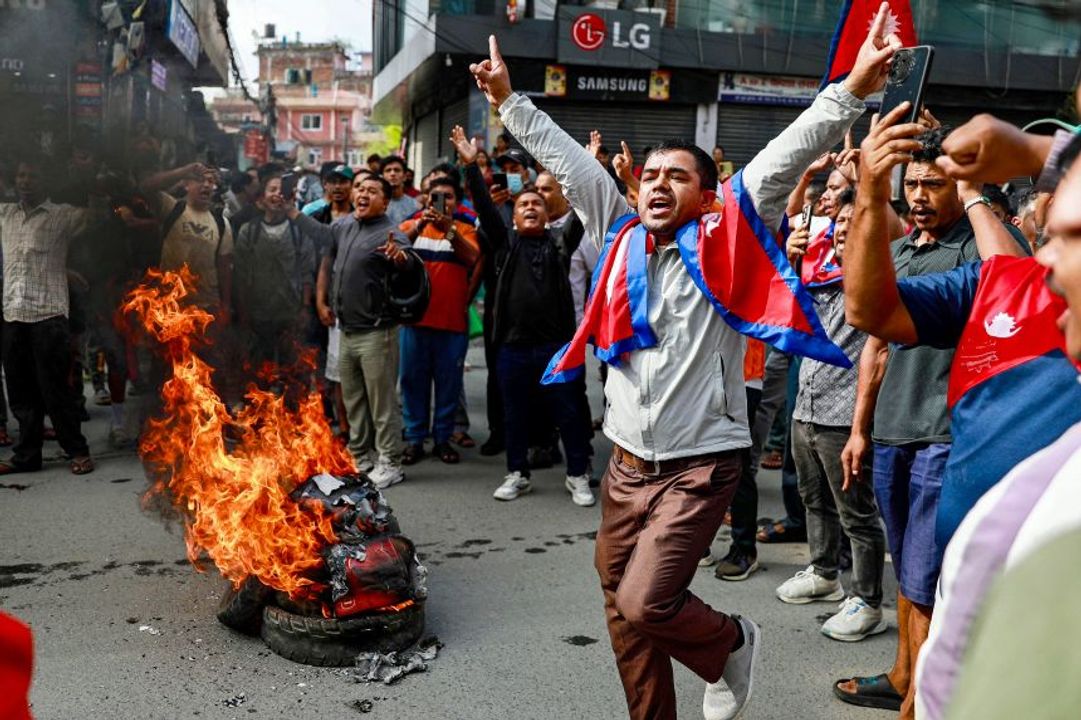 Hình ảnh đám đông biểu tình ở Nepal. Nguồn : Prabin Ranabhat/AFP/Getty Images
