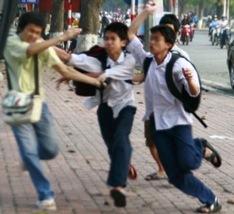 minh họa tôi bị trêu đầu năm lớp 10