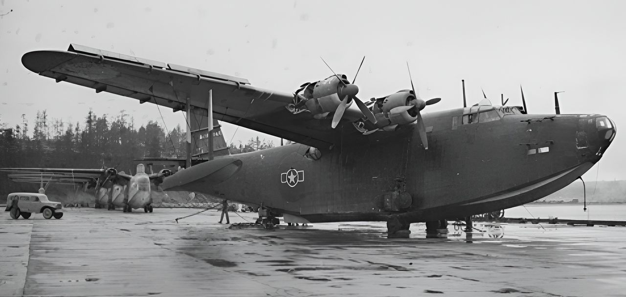 Hải quân Mỹ đã quyết định mang một chiếc H8K về Mỹ để tiến hành các cuộc thử nghiệm chuyên sâu. Sau khi chọn ra chiếc máy bay còn trong tình trạng tốt nhất, họ đã vận chuyển nó đến NAS Whidbey Island, Washington, trên tàu tàu tiếp tế thủy phi cơ USS Cumberland Sound (AV-17) vào tháng 11 năm 1945. Chiếc máy bay được nhìn thấy tại cơ sở Oak Harbor của Trạm Không lực Hải quân, phía sau là ba chiếc PBM-5 Mariner đang đặt trên càng di chuyển bờ biển. Nhân viên Hải quân Mỹ đã tiến hành kiểm tra kỹ lưỡng chiếc “Emily” tại Oak Harbor và kết luận rằng nó không thể bay xuyên quốc gia đến trung tâm thử nghiệm tại NAS Patuxent River. (80G-278283, RG80, NARA)