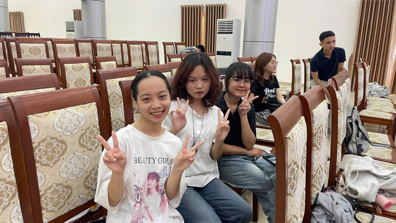 Kỉ niệm thân thương ạ 