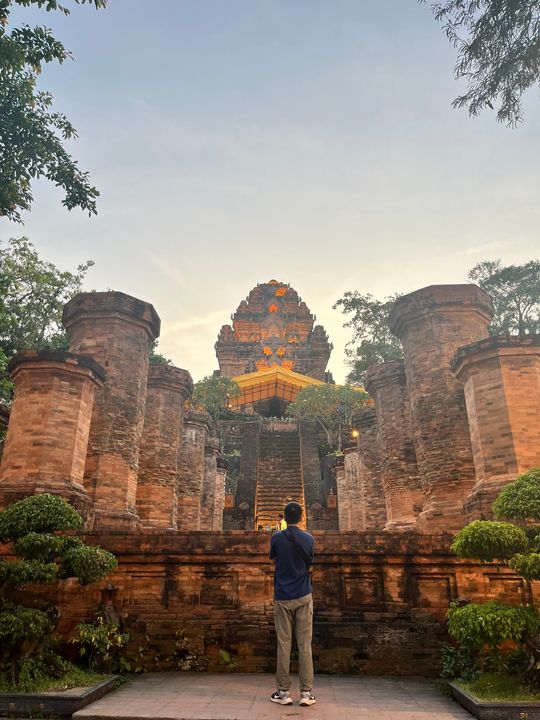 Các cô các chú đang làm lễ gì đấy