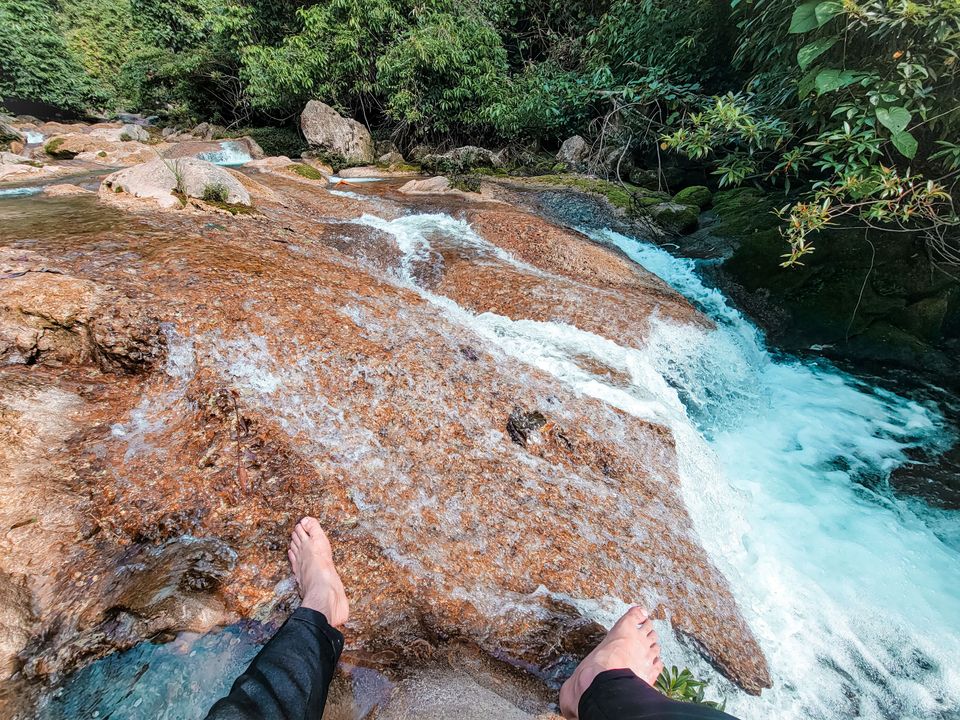 Cũng sợ, lỡ trượt chân cái thì :) 