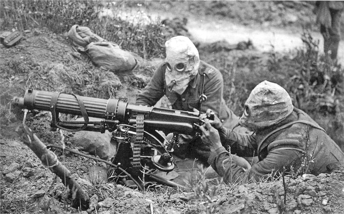 Một khẩu đội súng máy Vickers của anh ở Trận Somme trong Thế chiến I.