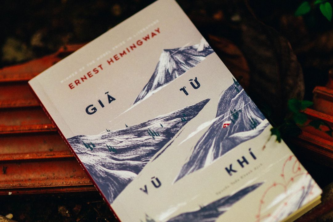 Tiểu thuyết Giã Từ Vũ Khí