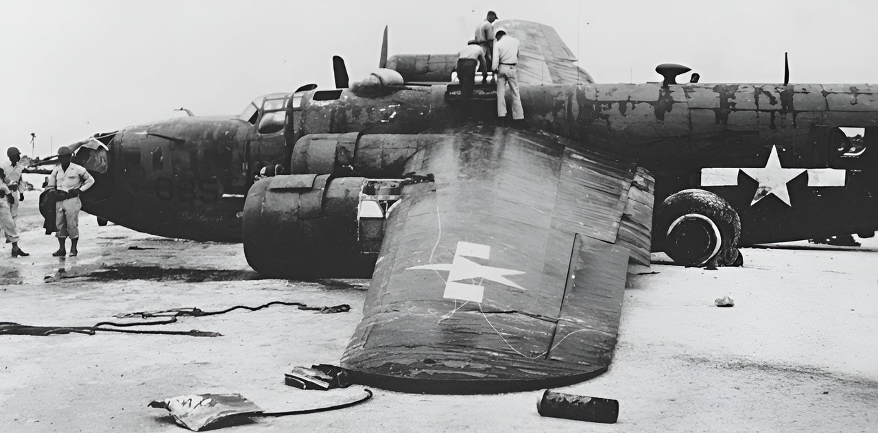 Vào ngày 10 tháng 2 năm 1944, Trung úy Everett Mitchell đã làm chiếc PB4Y-1 của VB-106 trượt khỏi đường băng tại sân bay Munda khi lốp trái nổ và càng đáp trái sụp xuống. Hai tháng sau, Mitchell và phi hành đoàn của ông gặp may mắn phi thường, khi bắn rơi một “Mavis” vào ngày 17 tháng 4, và một “Emily” một tuần sau đó. Họ trở thành phi hành đoàn PB4Y duy nhất trong chiến tranh bắn rơi hai chiếc thuyền bay Nhật. (NH 74788, NHHC)