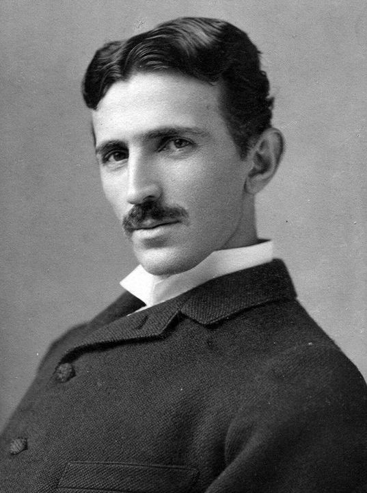 Nikola Tesla (1856 - 1943)