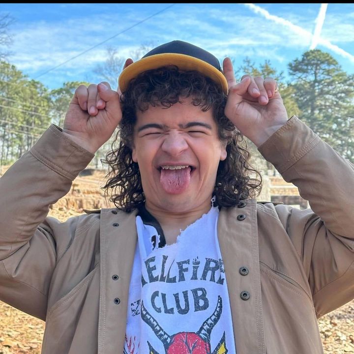 Dutin tự tin, độc lập, là đứa trẻ hạnh phúc nhưng cũng có nhiều nỗi đau