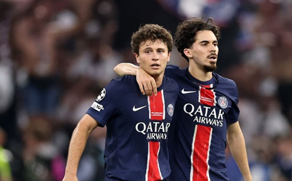Vitinha và Joao Neves thành công trong màu áo PSG.