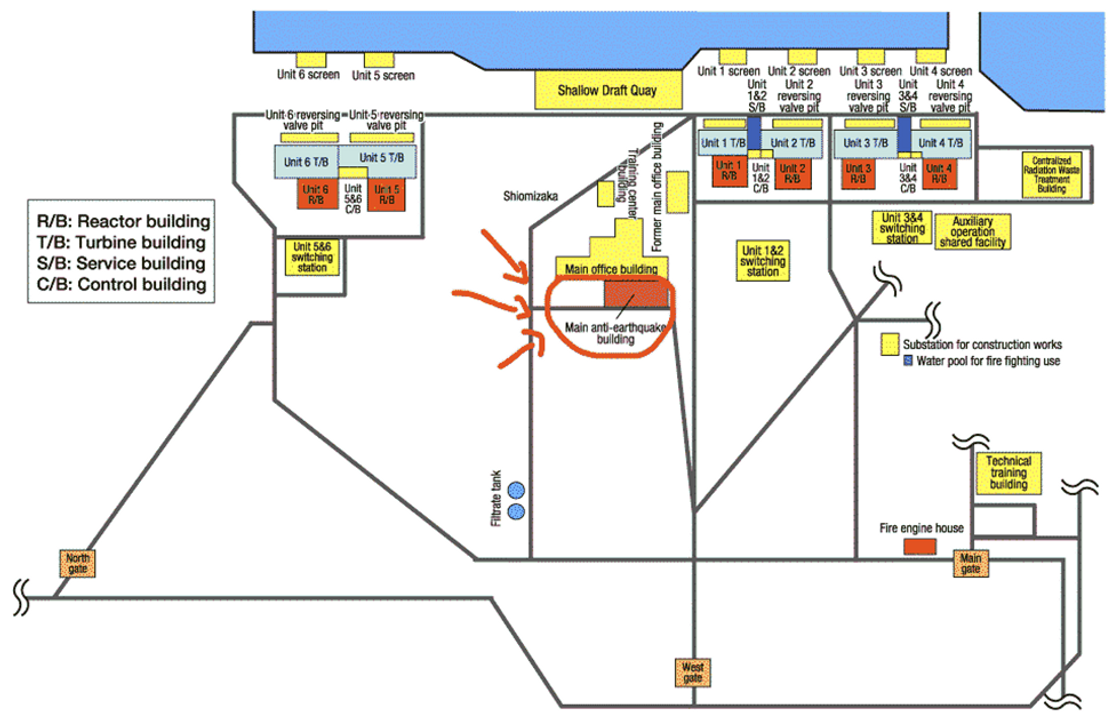 Bản đồ của Fukushima Daiichi, thể hiện tòa nhà chống động đất trong vòng tròn màu đỏ. Ảnh: Tác giả &amp; TEPCO