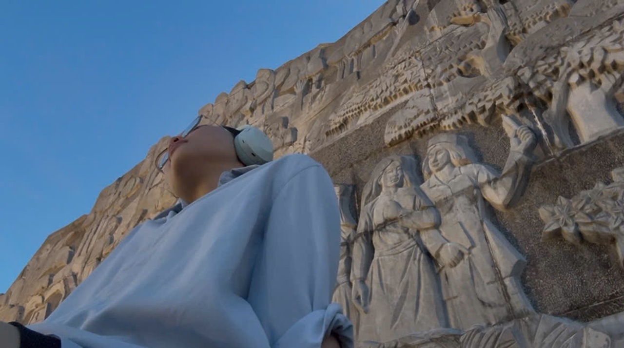 Lúc thất tình nhìn trời và thở hắt