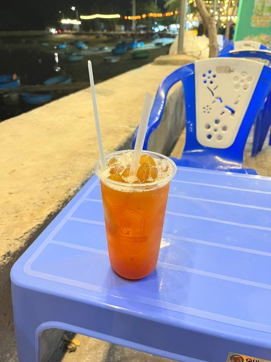 Tên trên cốc là "Uống cùng Rốt"???