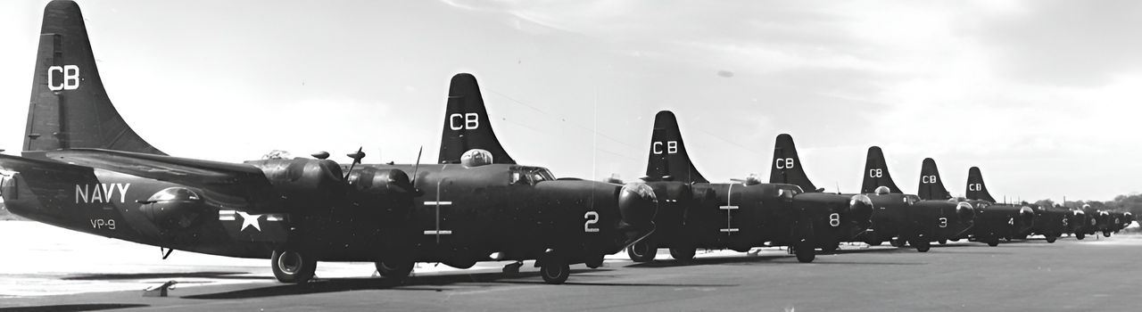 Chiếc PB4Y-2 Privateer có một sự nghiệp lâu dài trong Hải quân Mỹ, Tuần duyên Mỹ, và nhiều lực lượng không quân nước ngoài sau chiến tranh. Vào năm 1951, Hải quân Mỹ tái định danh các PB4Y-2 còn lại thành P4Y-2. Bức ảnh này cho thấy một hàng máy bay P4Y-2 của Phi đoàn VP-9 tại NAS Barbers Point, Hawaii. Các chiếc Privateer của VP-9 đã tham chiến trong Chiến tranh Triều Tiên, thực hiện nhiệm vụ thả pháo sáng cho các máy bay tiêm kích đêm của Thủy quân Lục chiến Mỹ. (80G-443411, RG80, NARA)
