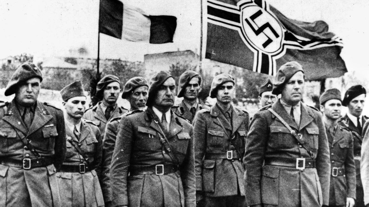 Lính Romania và Đức đứng cùng nhau, năm 1942